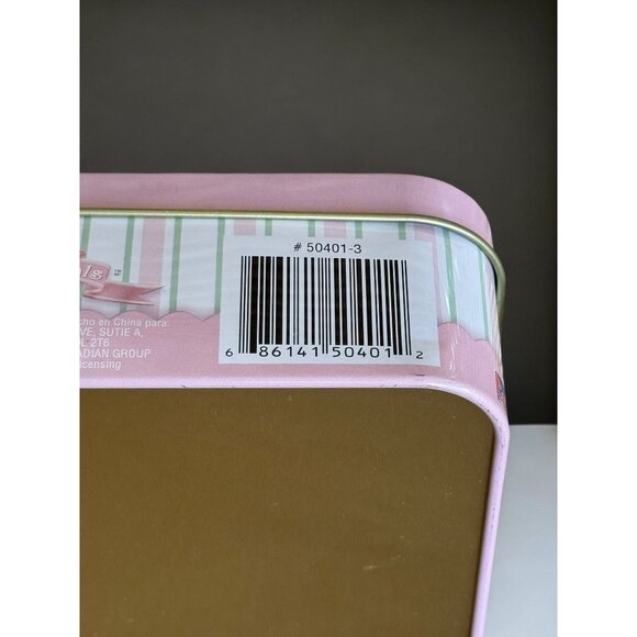 Feminine Florals 1000-Piece Jigsaw Puzzle In Decorative Tin - Picture 4 of 7